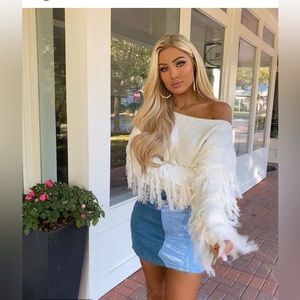 NWT Cozy Fringe Knit Round neck Sweater Ivory size Medium